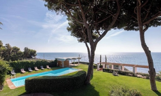 Mataro Villa | Finca frente al mar con acceso privado a la playa