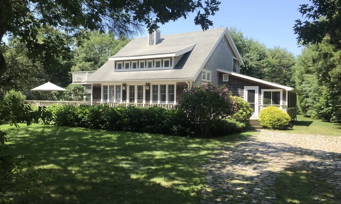 Katama Casa | 'Sea Glass Cottage', cerca de Edgartown y South Beach, a pie de Great Pond