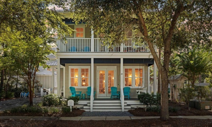 Greenway Park Casa | Seagrove - 4 BR, Pool, walking distance to Greenway station