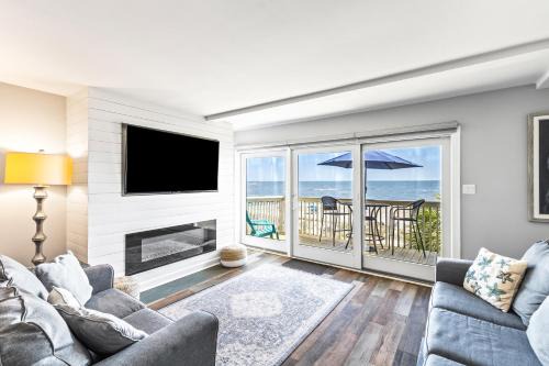 Isle of Palms Apartamento | Seagrove Villa 11C - Oceanfront View! Center of Resort!