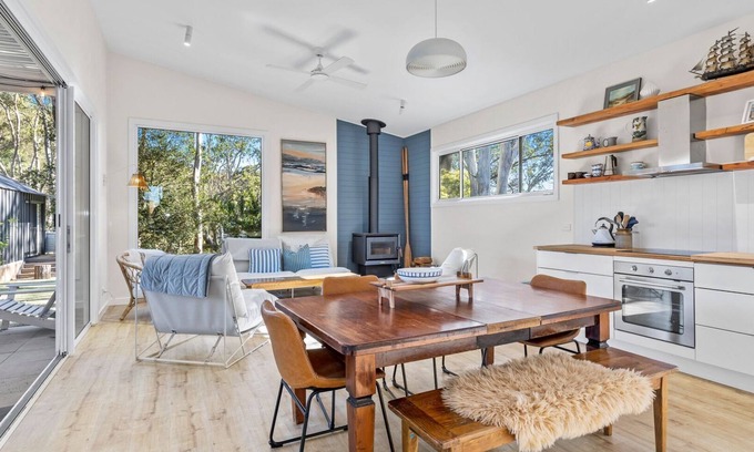 Mossy Point Casa | Seahaven at Mossy. Iconic beach house within a minute from the Mossy Cafe