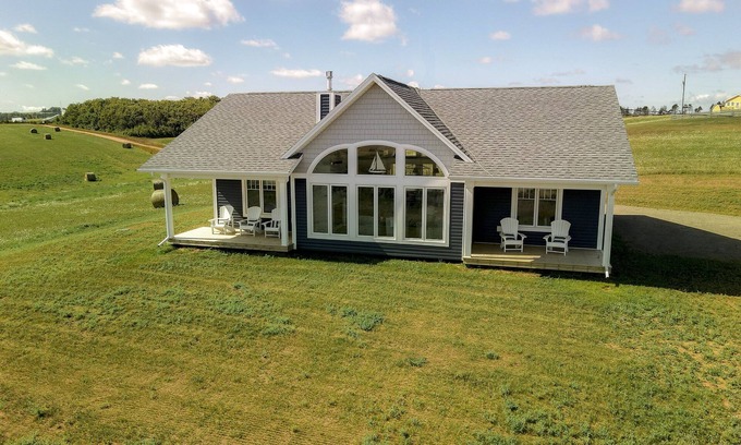 Park Corner Casa | Seahaven - Beautiful Ocean VIews, Walk to Cousin's Beach