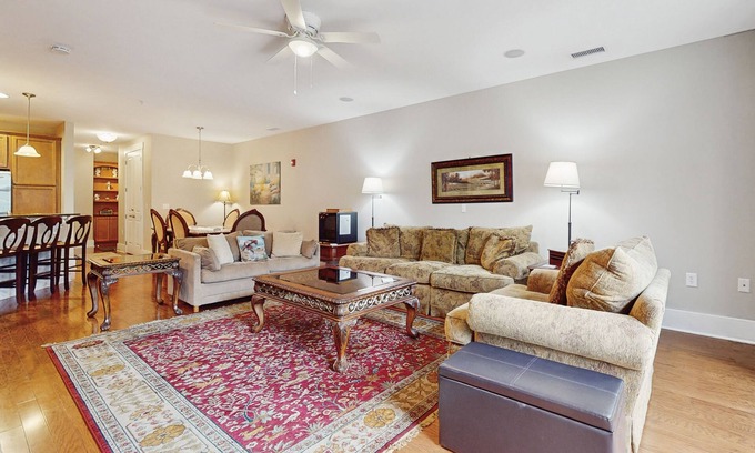 St. James Condominio | Seahorse Cove at HarborWalk, Unit 1006 | Condo in Southport