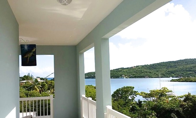 Culebra Pueblo Apartamento | ¡Nuevo! Beautiful Suite Vista al agua Ideal para las familias Capacidad de hasta 6 personas!