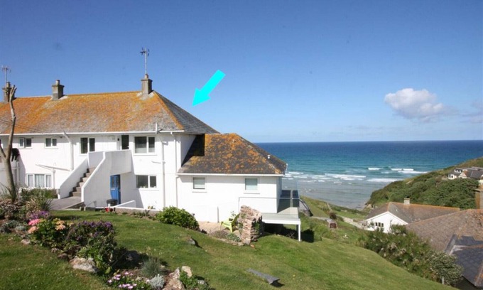 Trenance Cabaña | Seahorses, Mawgan Porth with sea views