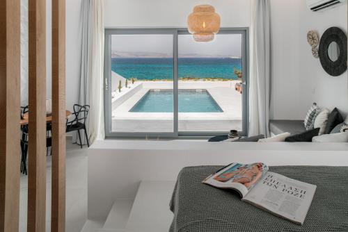 Maragas Apartamento | Seanfinity Beachfront Suites