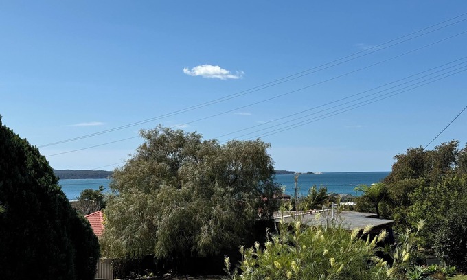 Batehaven Casa | "Seas the Bay" -House with water views.