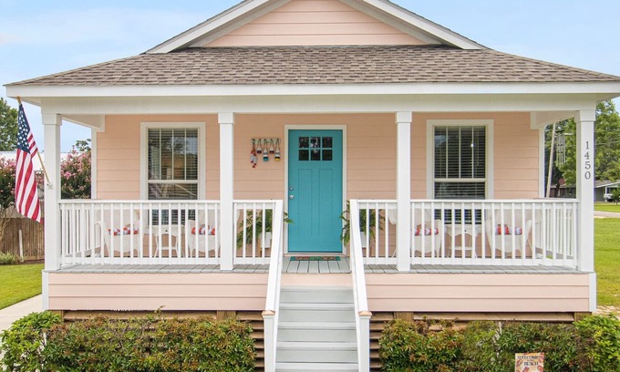 Gulfport Cabaña | Seas the Day Cottage