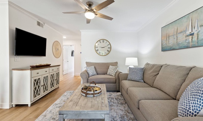 Folly Field Villa | Seas the Day - Stepless -Walking distance from beach - New remodel interior 2023