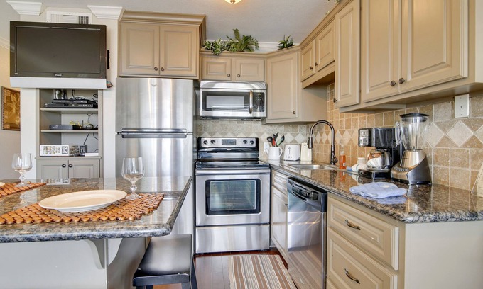Galveston Condominio | Seascape 2221 1 Bedroom Condo by RedAwning