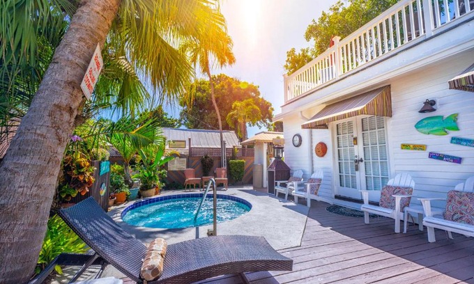 Downtown Hotel | Seascape Tropical Inn