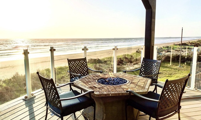 Westport Casa | Seascape Villa - Oceanfront panoramic view - Hot tub