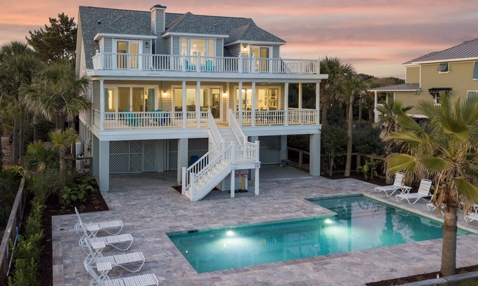 Isle of Palms Casa | Seascapes~ 714 Ocean Blvd. Charming, Ocean Front, Private Pool