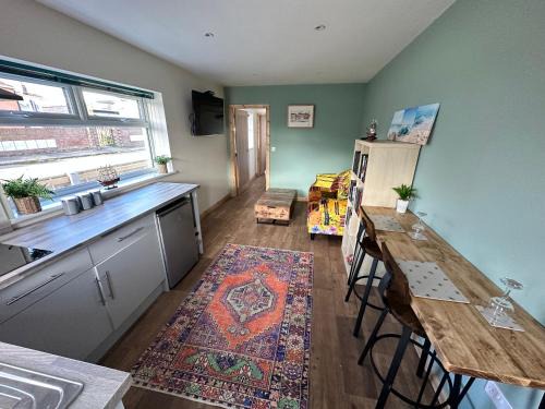 Hornsea Casa | Seashell Cottage - Dog friendly 1 bed cottage close to the sea