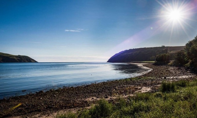 Cromarty Cabaña | SEASHELL COTTAGE, family friendly, with a garden in Cromarty