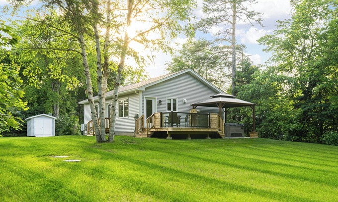 Shediac Bridge Casa | Seashell Escape - New Home/HOT TUB