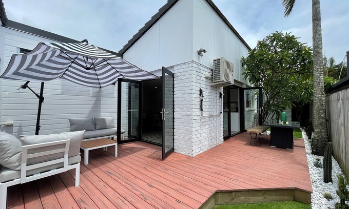 Mermaid Beach Villa | Seashell Villa By Mermaid Beach/ Nobbys Beach