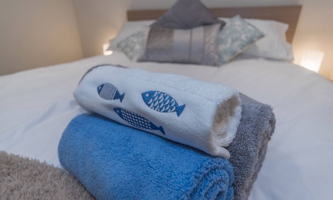 Lytham St. Anne's Cabaña | SEASHELLS COTTAGE, family friendly, with a garden in Lytham St. Annes