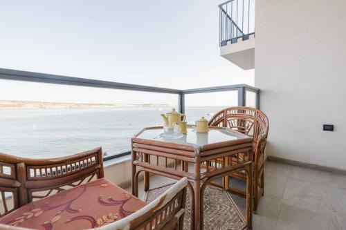 Għadira Apartamento | Seaside 2bed Apartment Ghadira! By Homely