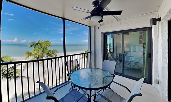 Mid Island Condominio | Seaside 409 | Steps to the Sand + Loaded w. Resort Extras!