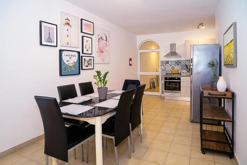 Għadira Apartamento | Seaside Apartments Malta Mellieha1