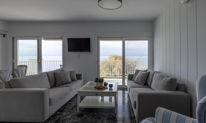 Saronida Apartamento | Seaside Bliss Flat