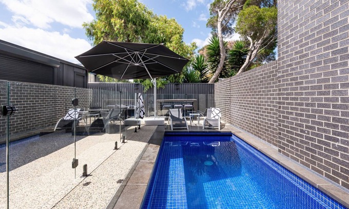 Dromana Casa | Seaside Breeze Luxe Retreat with Heated Pool