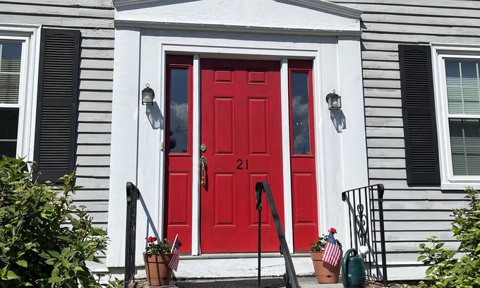 Swampscott Apartamento | Seaside community walk to beaches and restaurants.
