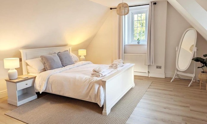 Bacton Casa | Seaside Cottage, 8min walk to beach. Dog friendly.