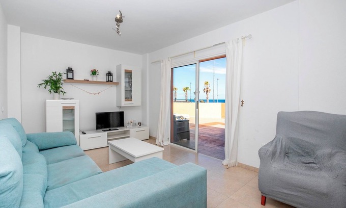 Puerto de Guimar Apartamento | Seaside Escape, Pool & Terrace in Puertito Güímar