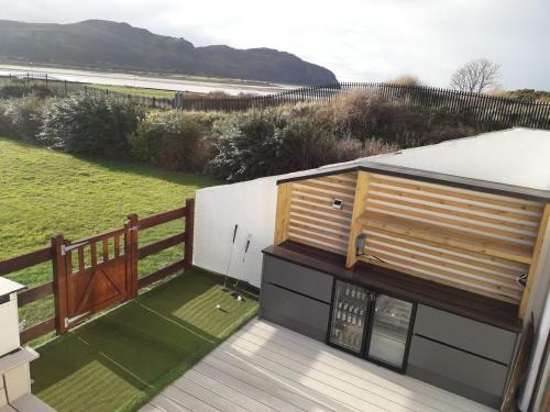 Deganwy Casa | Seaside Escape - Deganwy Beach Cottage - Sea Views & Golf Course Views