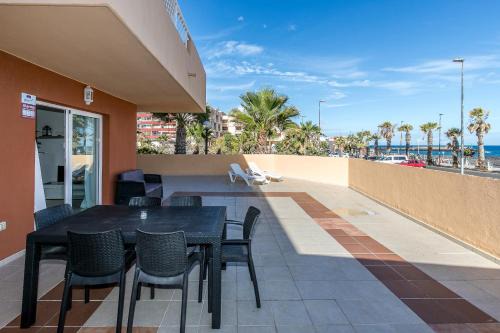 Puerto de Guimar Apartamento | Seaside Escape, Pool & Terrace in Puertito Güímar