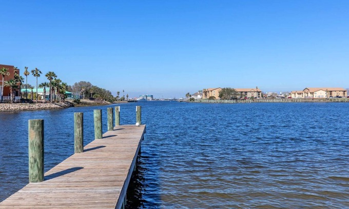 Galveston Apartamento | Seaside Escape: Great Amenities right on Galveston Bay