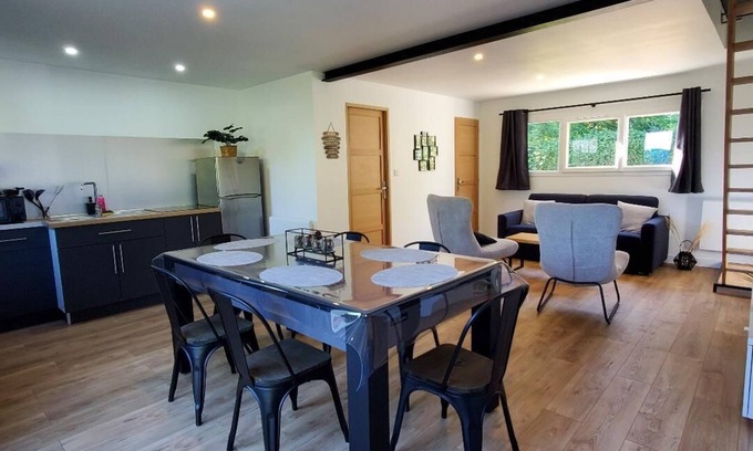 Senneville-sur-Fecamp Casa | Seaside gite with pool table, parking + ( outdoor jacuzzi in summer )