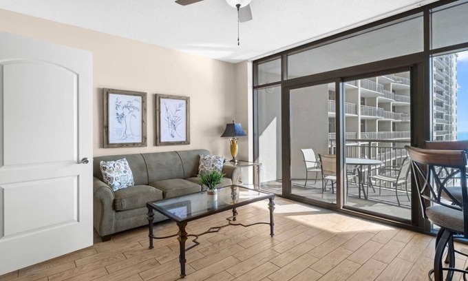 Windy Hill Complejo | Seaside Getaway 1 Bdrm Condo with Spacious Balcony