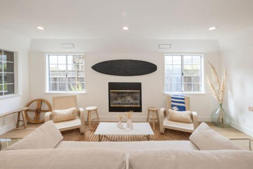 Half Moon Bay Casa | Seaside Home Modern Retreat with Breathtaking Views and Beachside Charm