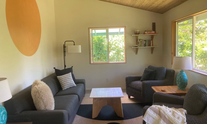 Kehena Apartamento | Seaside House, a Peaceful 2 Bedroom Retreat in walking distance to Kehena Beach