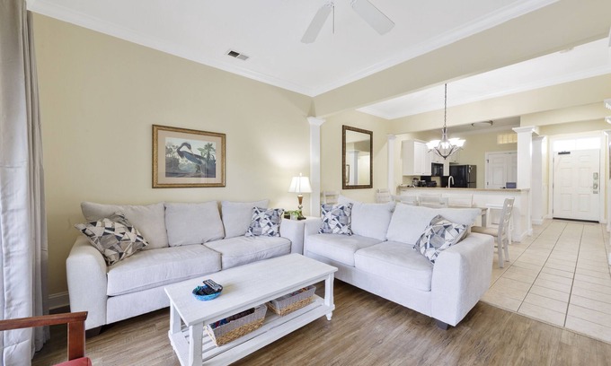 North Litchfield Beach Condominio | Seaside Inn 1 bedroom condo w/ Kitchen and Balcony