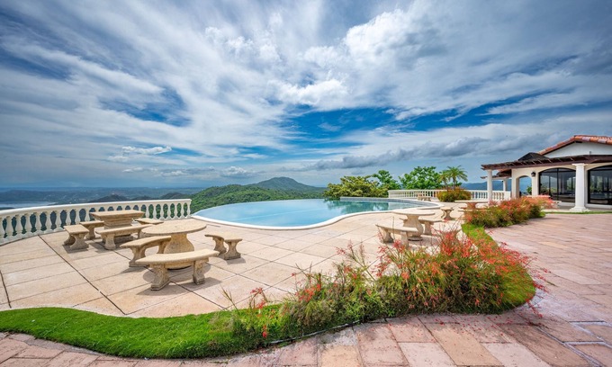 El Ocotal Casa | Seaside Mansion with Majestic Ocean Views and patio overlooking infinity pool
