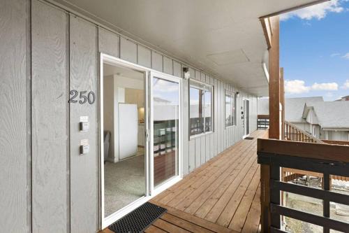 Ocean Shores Casa | Seaside Moon Condo #250