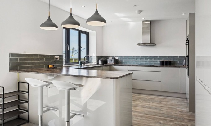 Borth Casa | Seaside new build holiday home. Beautiful modern family home next to beach
