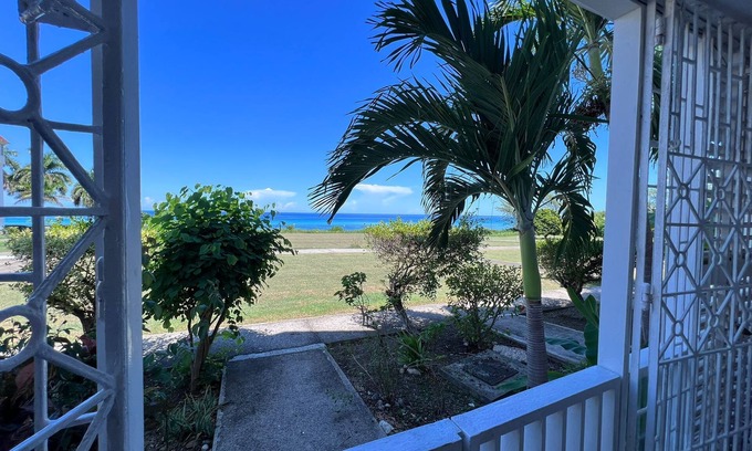 St.Bran's Burg Condominio | Seaside One Bedroom Escape