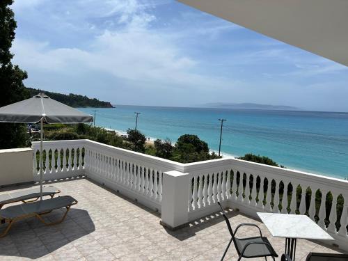 Karpenisi Apartamento | Seaside Penthouse