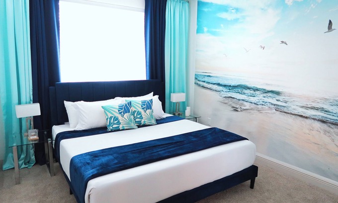 Deerwood Apartamento | Seaside Retreat 1BD Lux King in Southeast Jax with Balcony