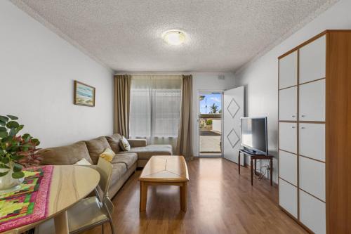 Hove Apartamento | Seaside Retreat Steps from Hove Beach