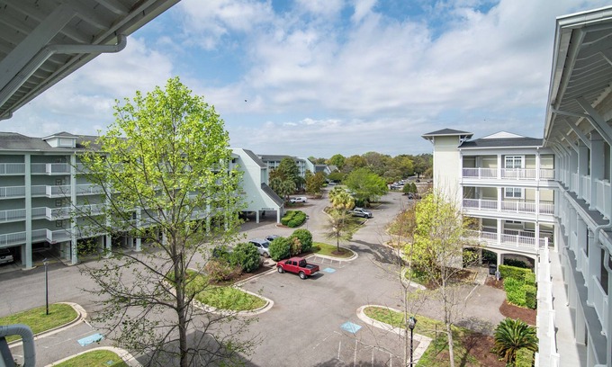 North Litchfield Beach Condominio | Seaside Retreat 315 Updated condo in Litchfield by the Sea