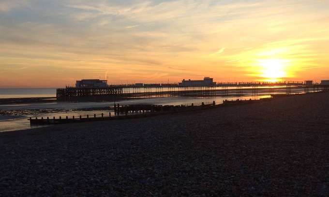 Lancing Casa | Seaside self contained Apartment, park on drive