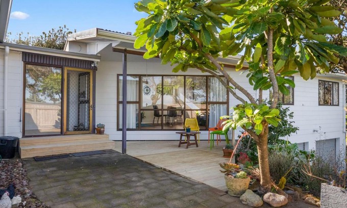 Te Horo Beach Casa | Seaside Sensation - Te Horo Beach Holiday Home