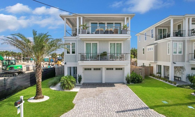 St. Augustine Beach Casa | Seaside Serenade- 5 Bedroom Pool Home