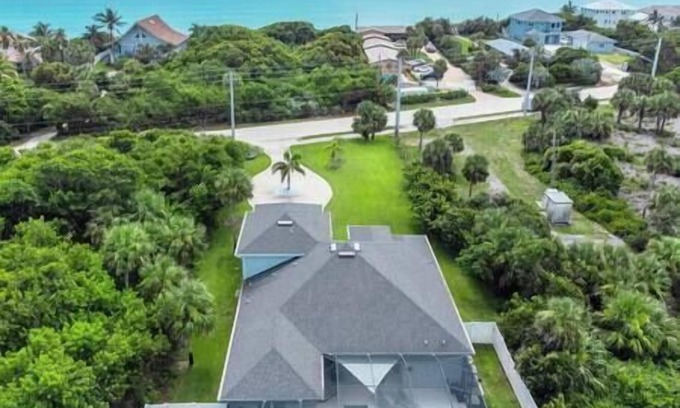Melbourne Beach Casa | Seaside Serenity -Private Pool w/ Beach Access